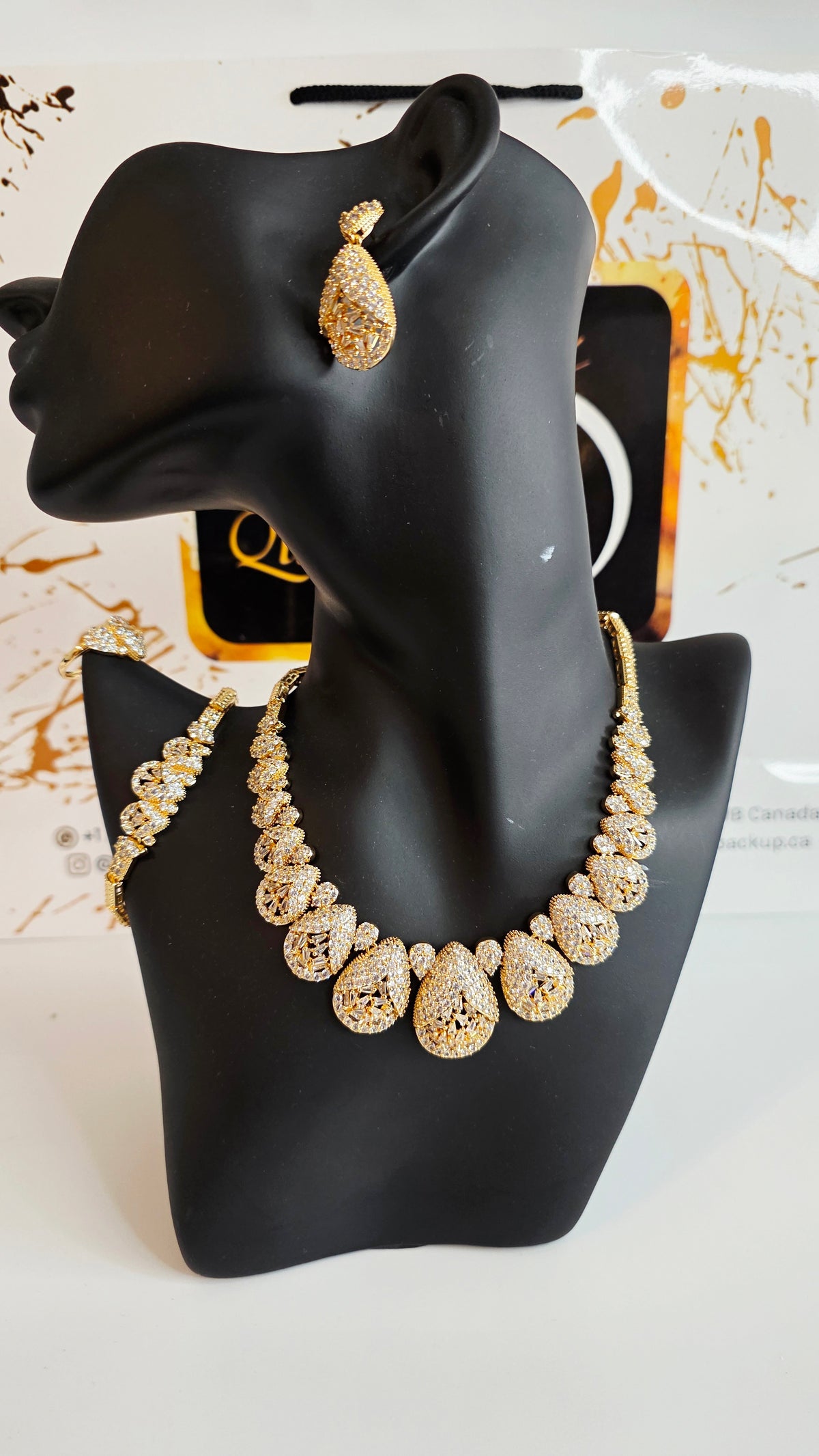 Luxury CZ Teardrop 4pcs Jewelry Set – Necklace, Bracelet, Ring & Earrings (Copy)