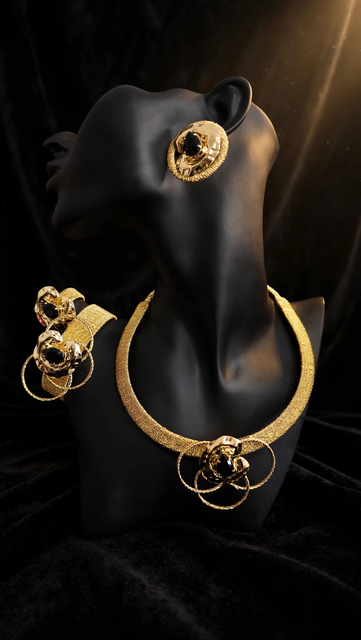 Black Stone Mesh 4-Piece Set | 18 Karat Brazilian Gold-Tone