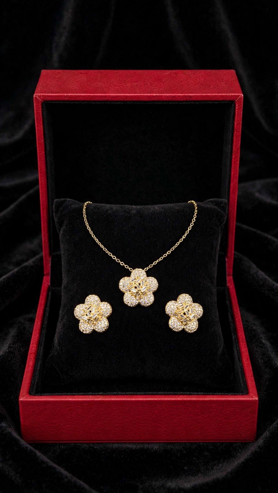 Gold Textured Flower Pendant Necklace & Earring Set
