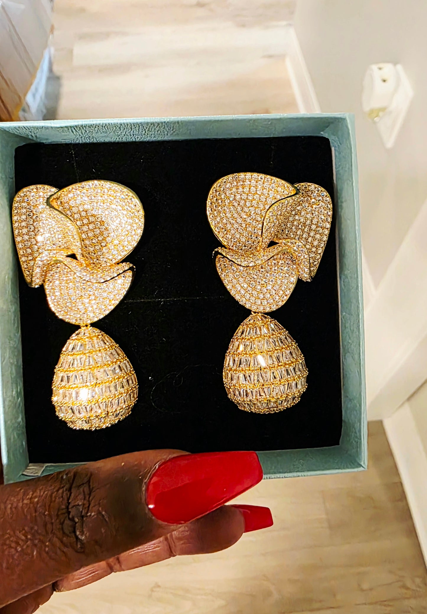 Luxury Gold Flower Drop Earrings - Premium Cubic Zirconia Statement Jewelry