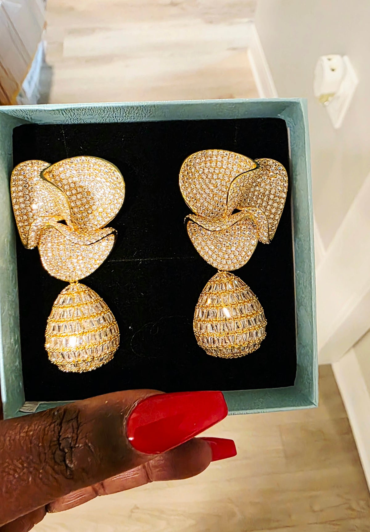 Luxury Gold Flower Drop Earrings - Premium Cubic Zirconia Statement Jewelry