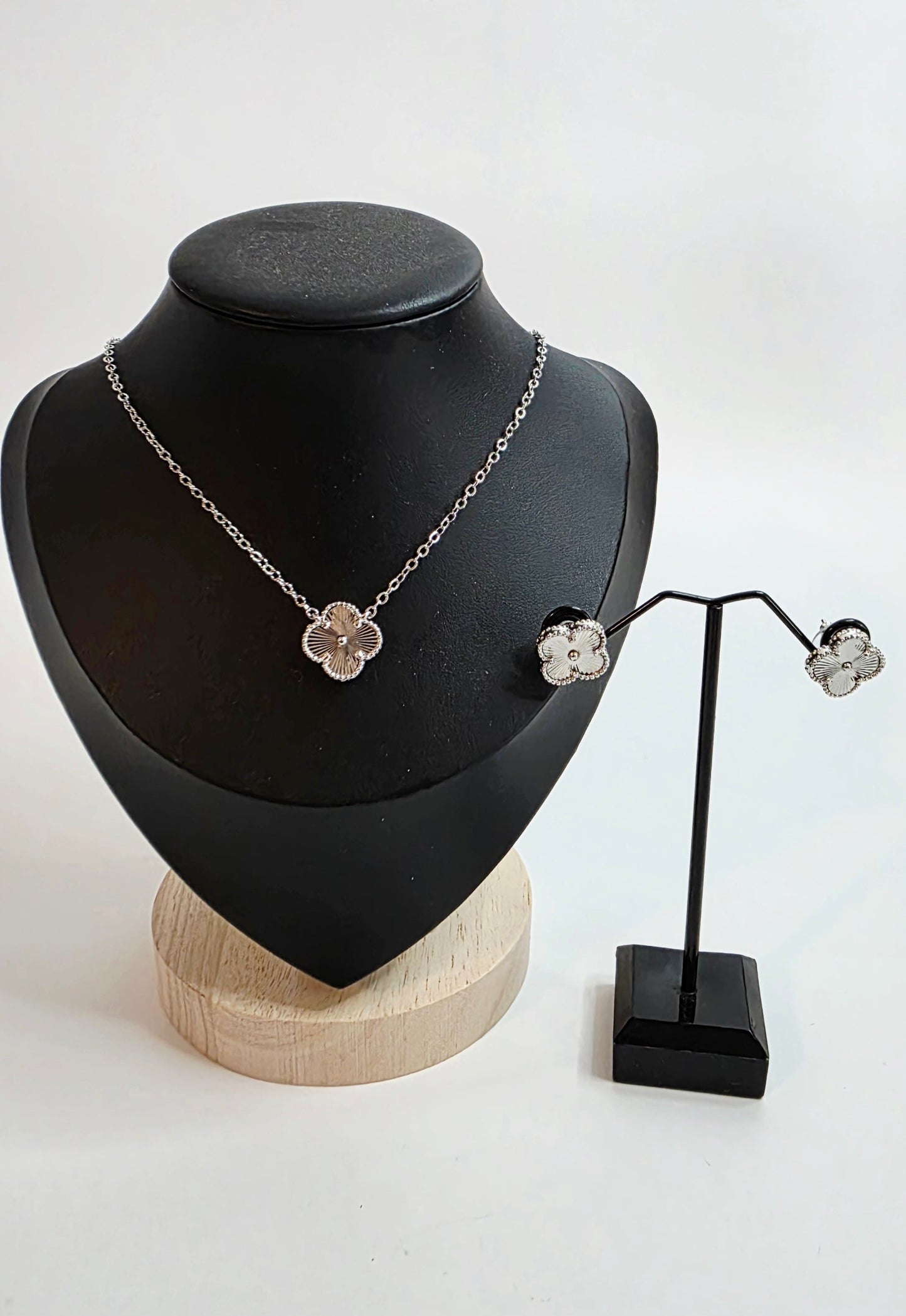 Clover Necklace & Earrings Set