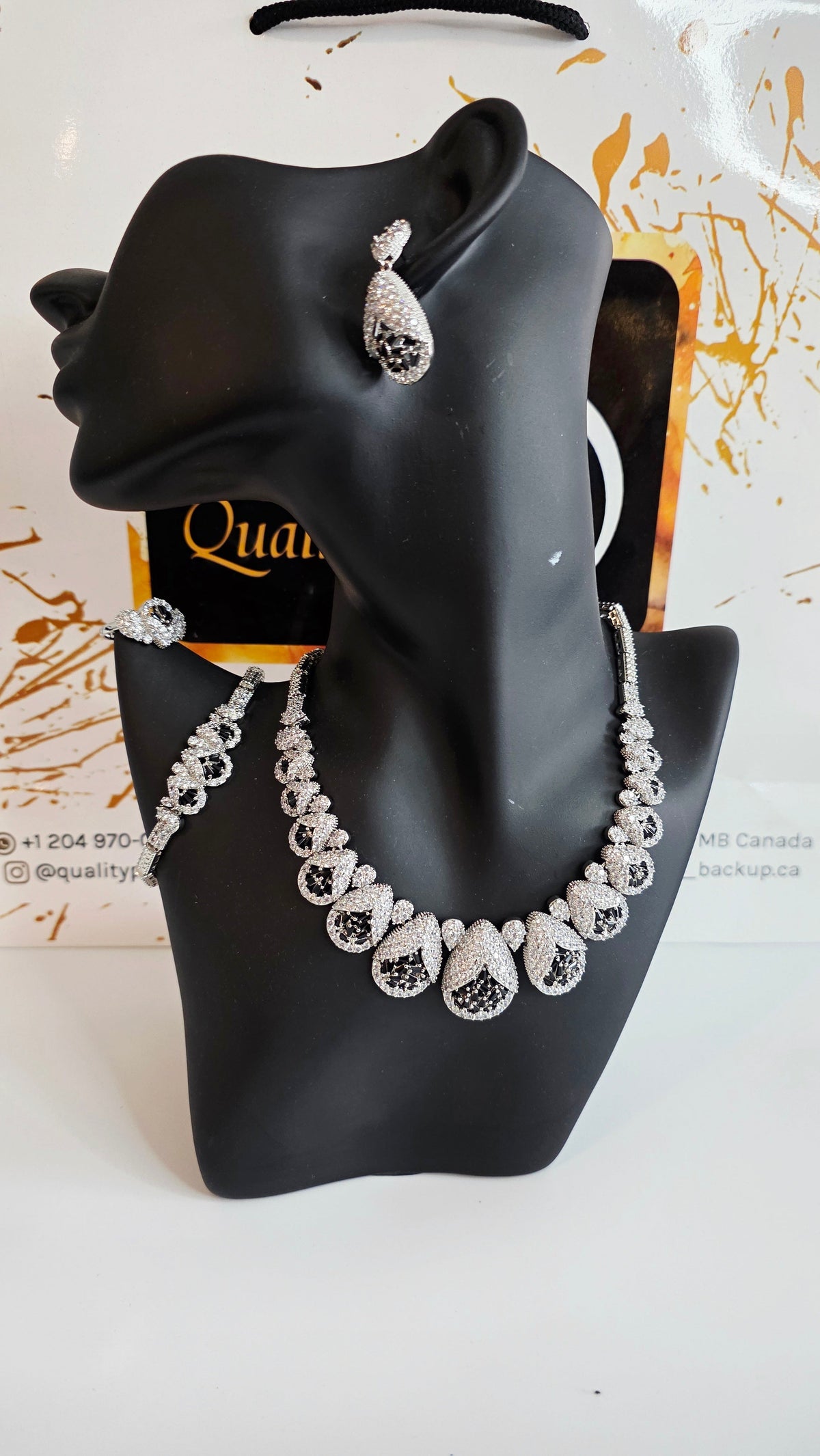 Luxury CZ Teardrop 4pcs Jewelry Set - Silver and Black