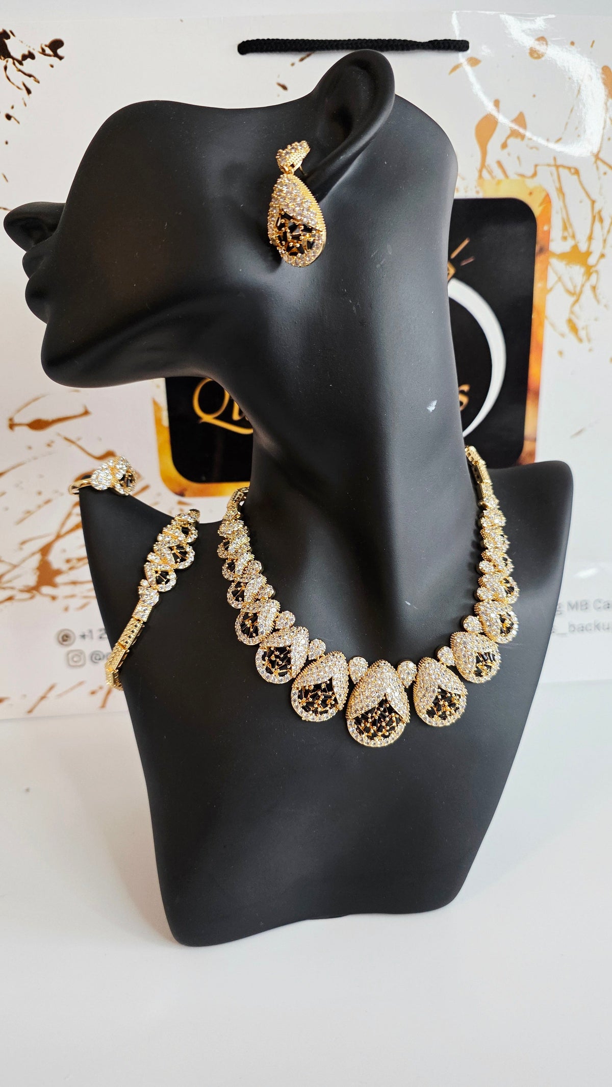 Luxury CZ Teardrop 4pcs Jewelry Set – Gold and Black